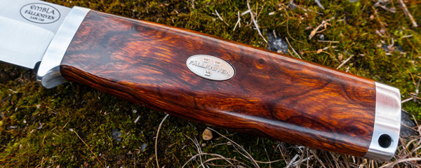 Fällkniven Jaktkniv SK2L Embla, Lam. CoS stål, 100mm, Desert Ironwood skaft, läderslida, 164g